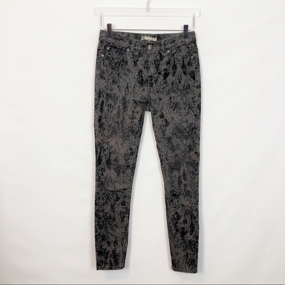 Free People Gray Velvet Snakeskin Skinny Jeans 25 - Picture 1 of 8